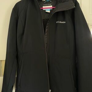 Columbia Women's Black Softshell Jacket